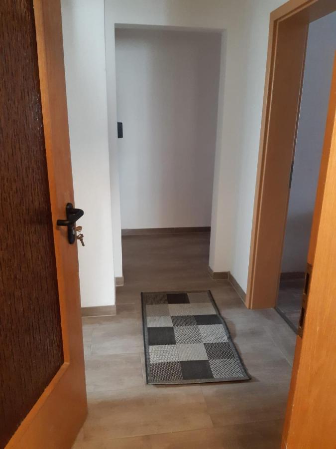 Gasthaus Kaiserhof, Zimmer & Appartament Бутадинген Екстериор снимка