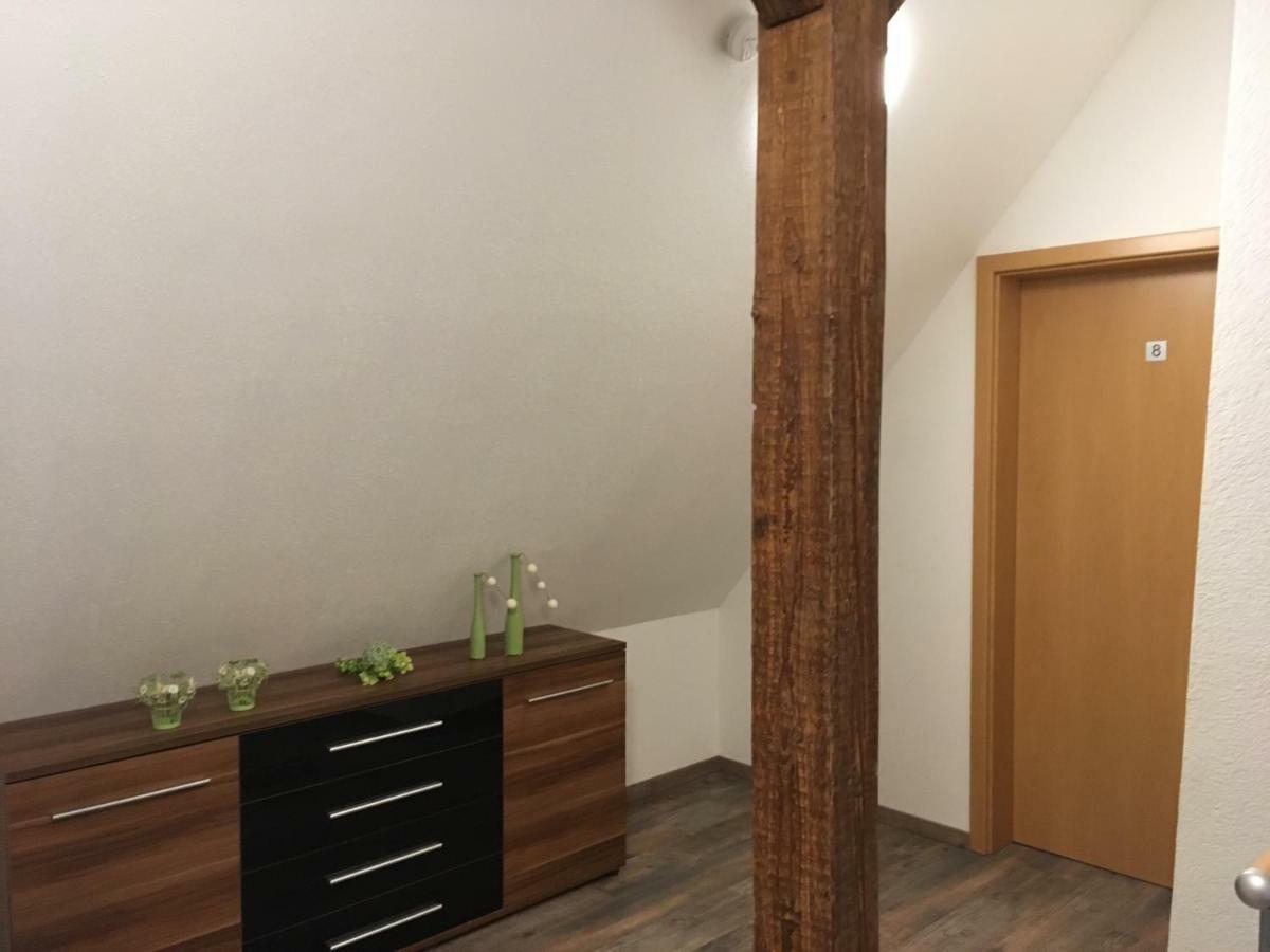 Gasthaus Kaiserhof, Zimmer & Appartament Бутадинген Екстериор снимка